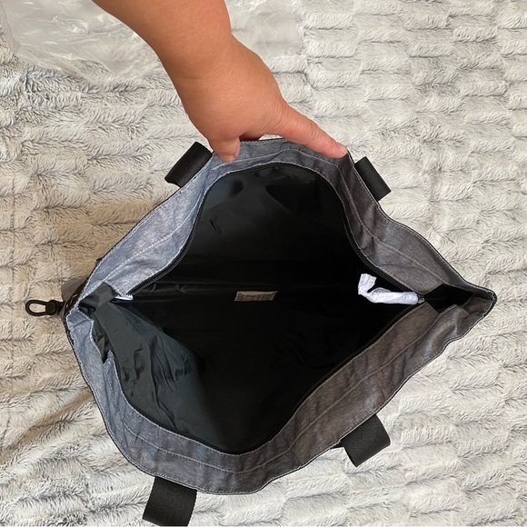 NWT Victoria’s Secret Sport Cinch Tote - Picture 5 of 8